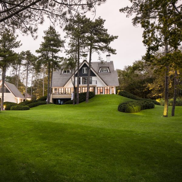 Light and darkness inspire Lars Mallant to rediscover every landscape as darkness falls. Only this way you can surprise, amaze and awe.